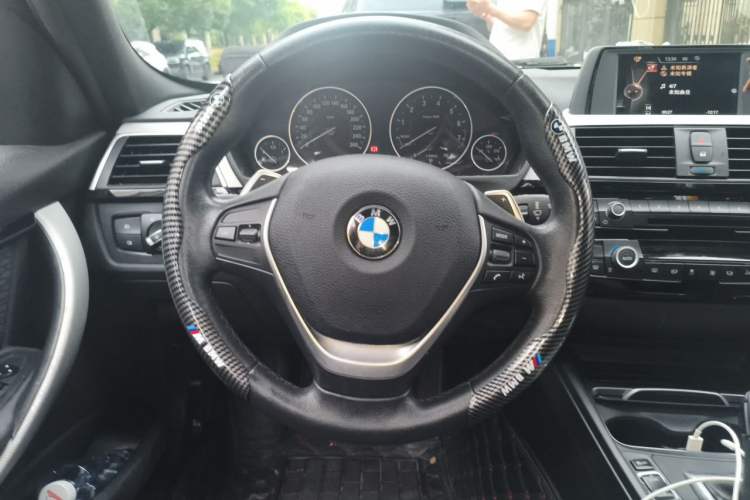 Used BMW 3 Series 2017 320i M Sport Steering Wheel