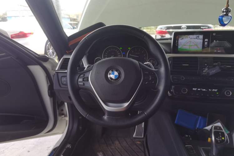 Used BMW 3 Series 2017 320i M Sport Steering Wheel