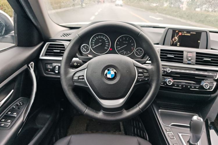 Used BMW 3 Series 2017 320Li Fashion Model Steering Wheel