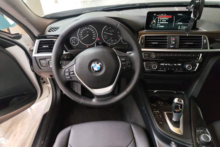 Used BMW 3 Series 2017 320Li Fashion Model Steering Wheel