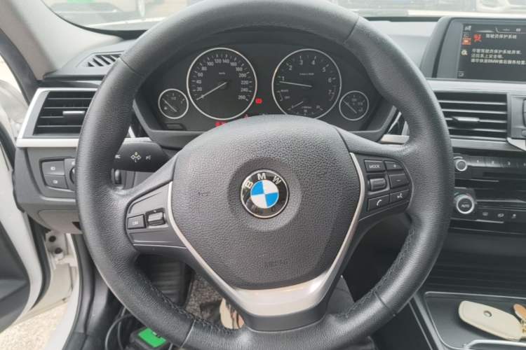 Used BMW 3 Series 2017 320Li Fashion Model Steering Wheel