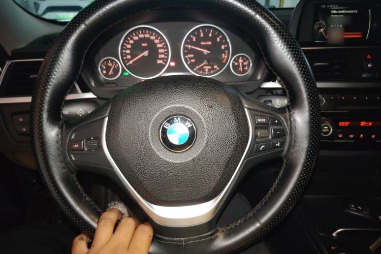 Used BMW 3 Series 2017 320Li Fashion Model Steering Wheel