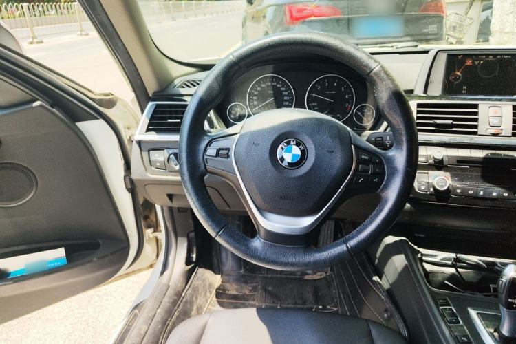 Used BMW 3 Series 2017 318Li Fashion Model Steering Wheel