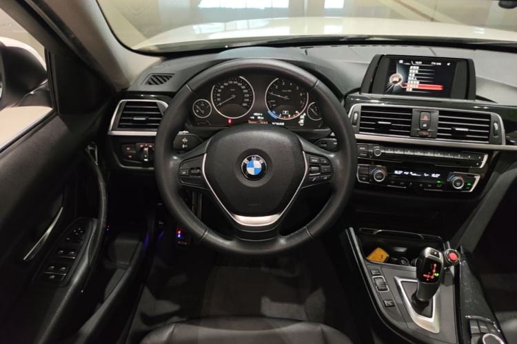 Used BMW 3 Series 2017 320Li Fashion Model Steering Wheel