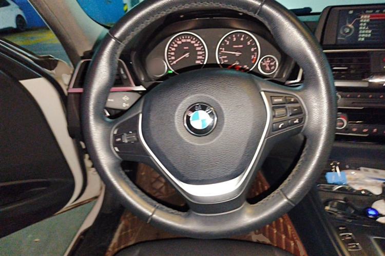 Used BMW 3 Series 2017 320Li Fashion Model Steering Wheel