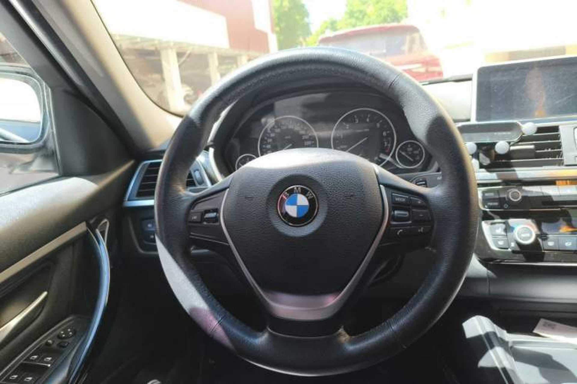 Used BMW 3 Series 2017 320Li xDrive Fashion Model Steering Wheel
