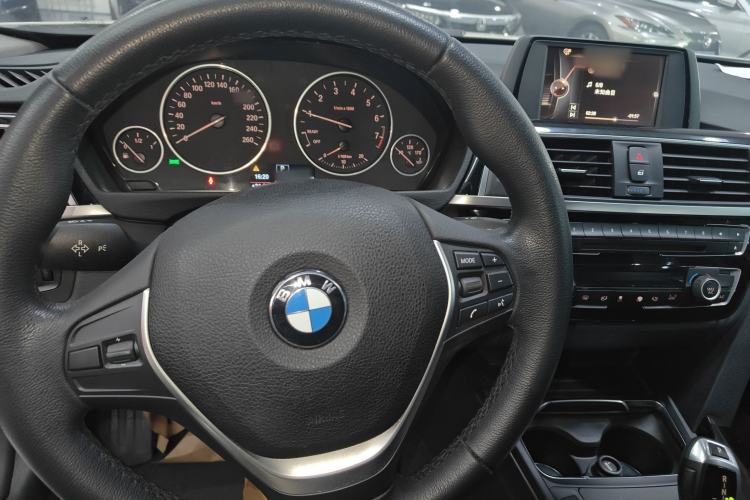 Used BMW 3 Series 2017 320Li Fashion Model Steering Wheel
