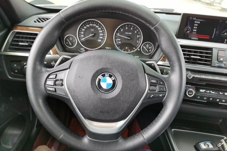 Used BMW 3 Series 2017 320i M Sport Steering Wheel