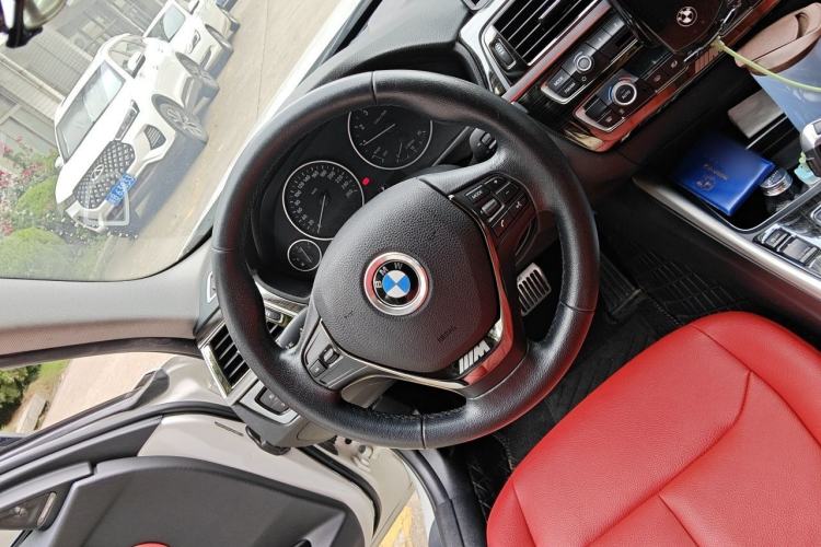 Used BMW 3 Series 2017 318Li Fashion Model Steering Wheel