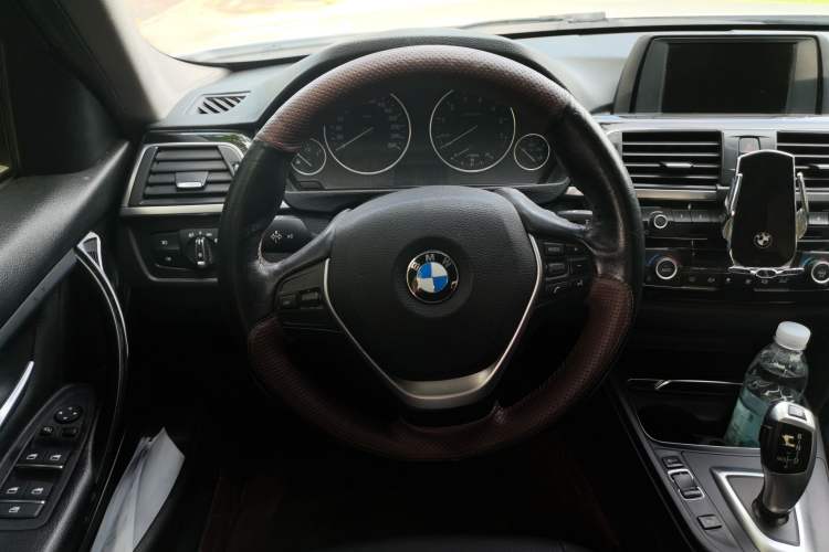 Used BMW 3 Series 2017 318Li Fashion Model Steering Wheel