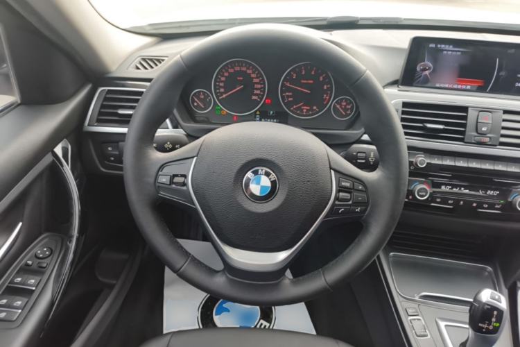 Used BMW 3 Series 2017 320Li Fashion Model Steering Wheel