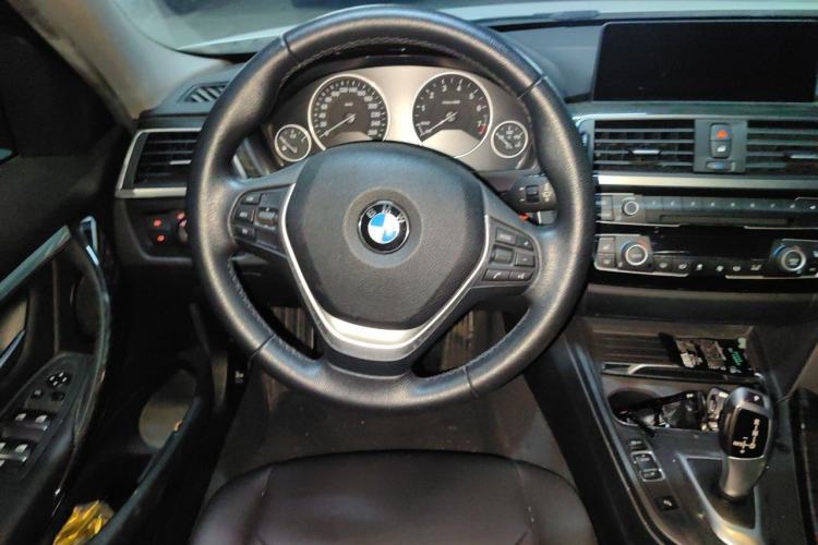 Used BMW 3 Series 2017 320Li Luxury Design Package Steering Wheel