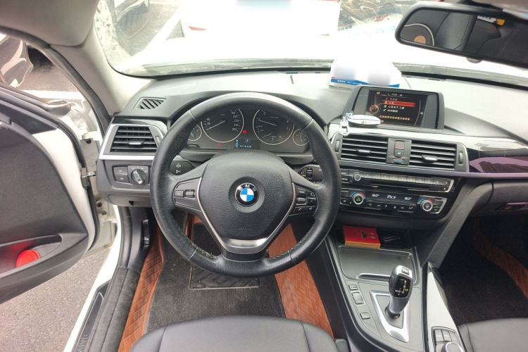 Used BMW 3 Series 2017 318Li Fashion Model Steering Wheel
