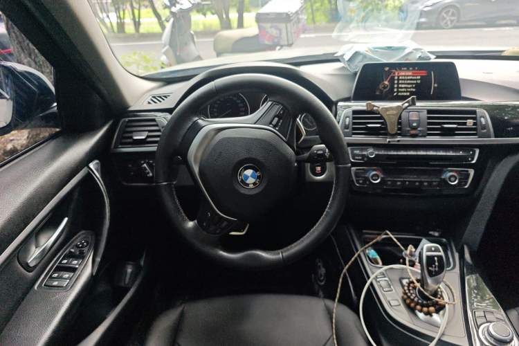 Used BMW 3 Series 2017 320Li M Sport Edition Steering Wheel