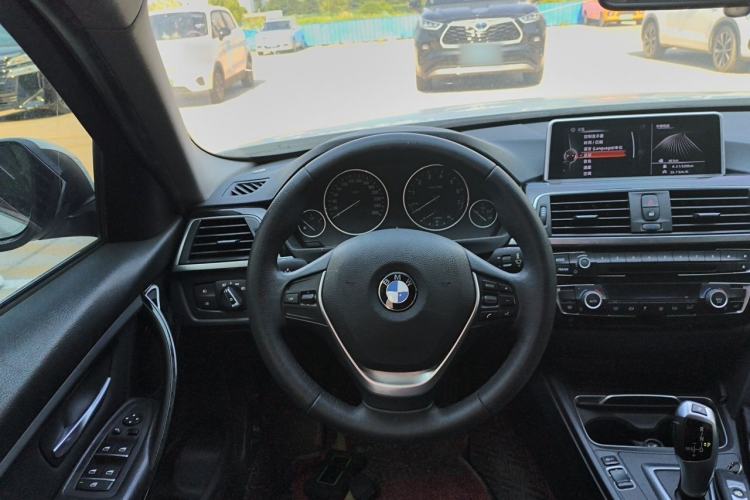Used BMW 3 Series 2017 320Li Fashion Model Steering Wheel