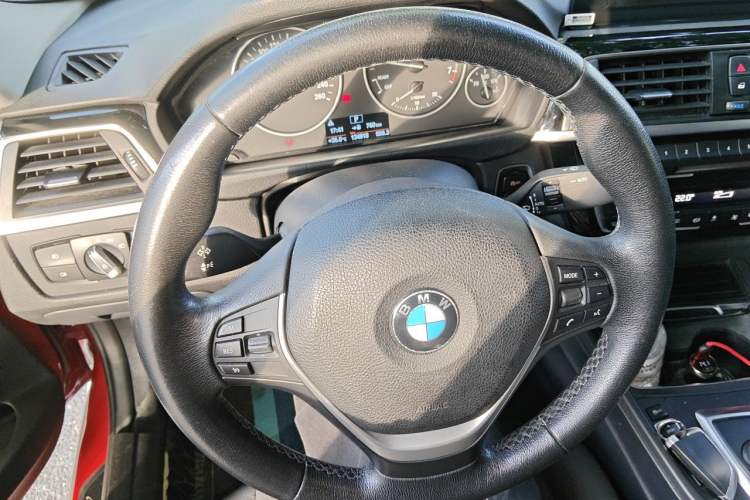 Used BMW 3 Series 2017 320Li Fashion Model Steering Wheel
