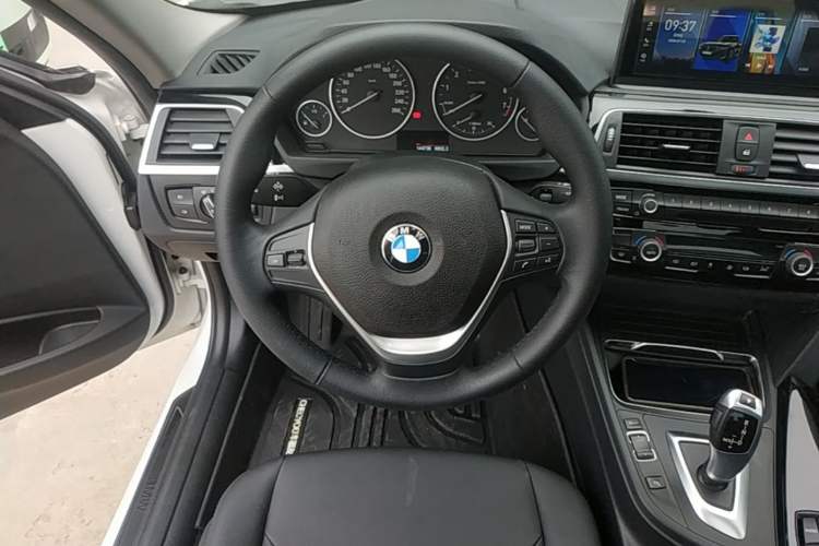 Used BMW 3 Series 2017 320Li Fashion Model Steering Wheel