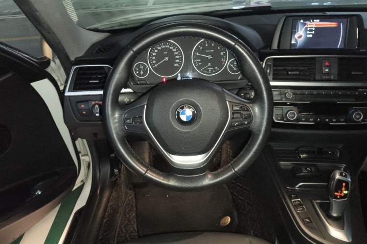 Used BMW 3 Series 2017 320Li Fashion Model Steering Wheel