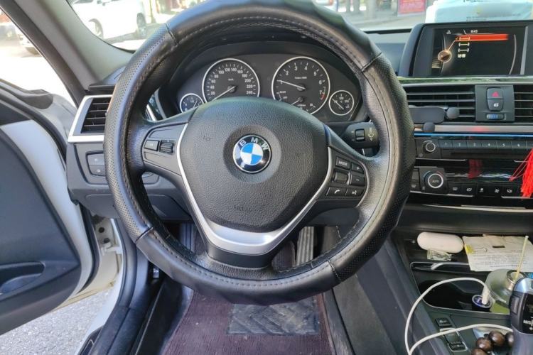Used BMW 3 Series 2017 318Li Fashion Model Steering Wheel