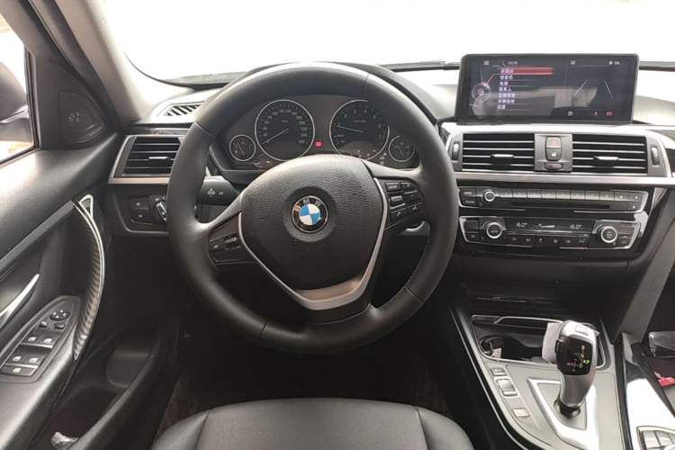 Used BMW 3 Series 2017 320Li Fashion Model Steering Wheel