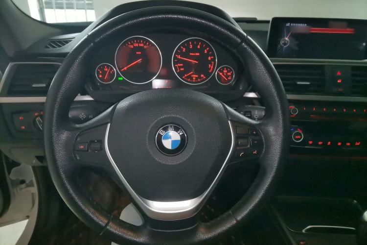 Used BMW 3 Series 2017 318i Fashion Model Steering Wheel