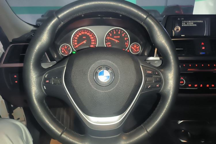 Used BMW 3 Series 2017 320Li Fashion Model Steering Wheel
