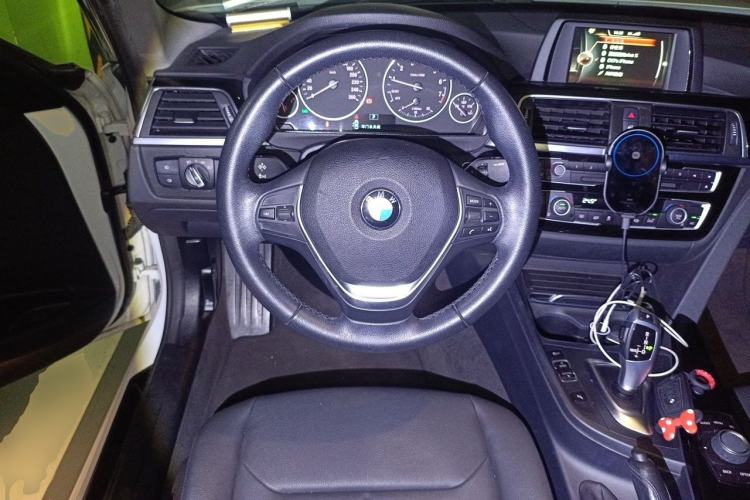 Used BMW 3 Series 2017 318Li Fashion Model Steering Wheel