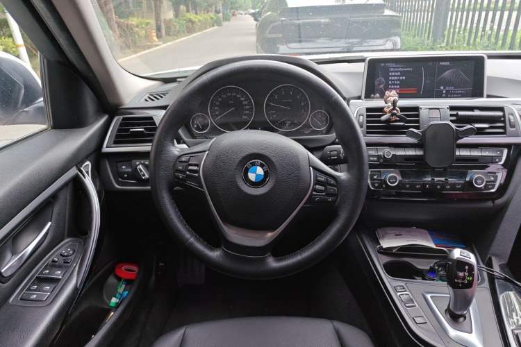 Used BMW 3 Series 2017 320Li xDrive Fashion Model Steering Wheel