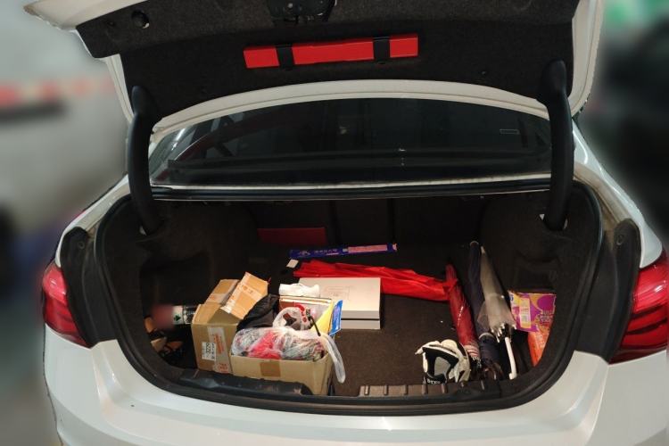 Used BMW 3 Series 2017 318i Fashion Model Trunk