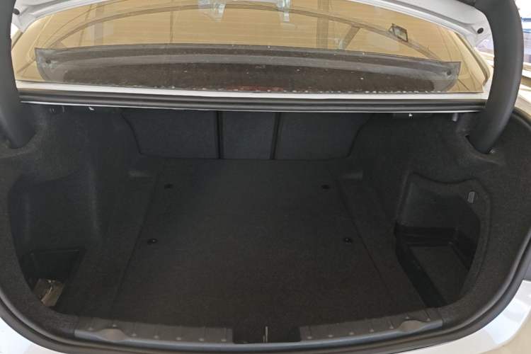 Used BMW 3 Series 2017 320Li Fashion Model Trunk