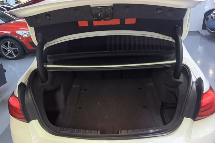 Used BMW 3 Series 2017 320Li Fashion Model Trunk