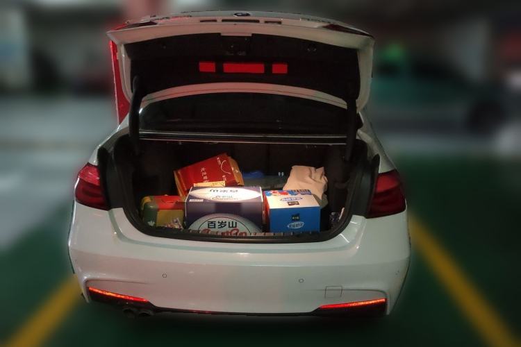 Used BMW 3 Series 2017 320i M Sport Trunk
