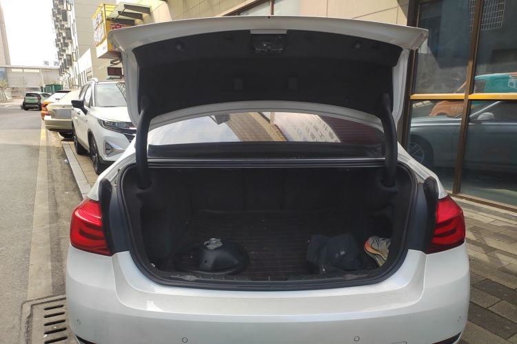 Used BMW 3 Series 2017 320Li Fashion Model Trunk