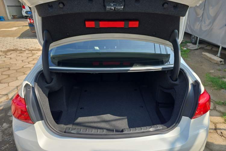 Used BMW 3 Series 2017 318Li Fashion Model Trunk