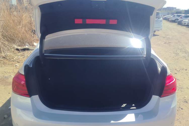 Used BMW 3 Series 2017 320Li Fashion Model Trunk