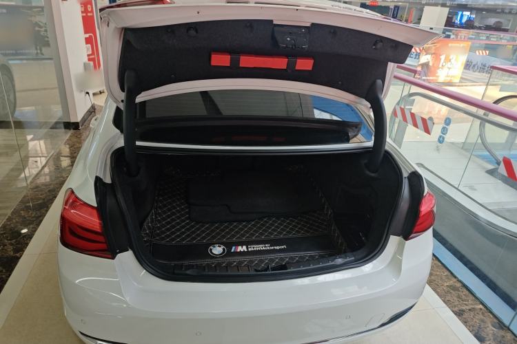 Used BMW 3 Series 2017 320Li Fashion Model Trunk