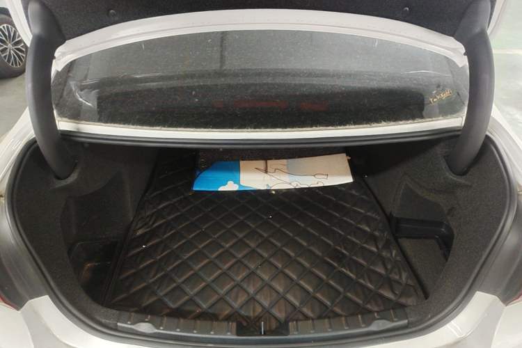 Used BMW 3 Series 2017 320Li Fashion Model Trunk