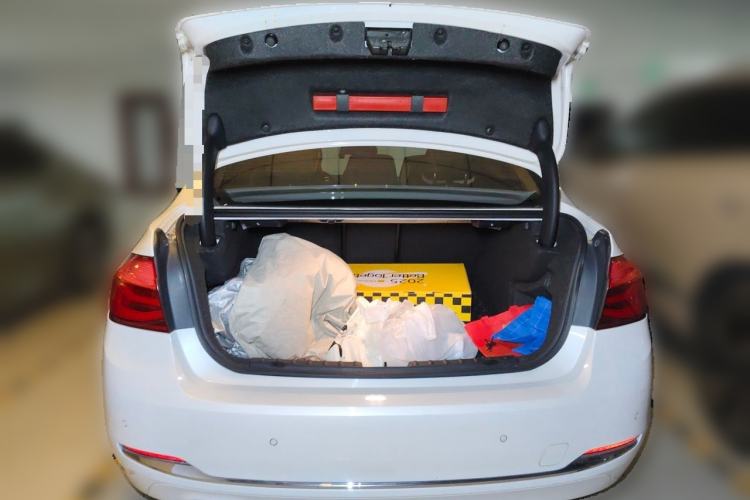 Used BMW 3 Series 2017 320Li Fashion Model Trunk