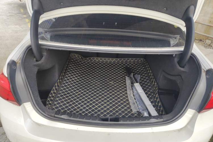Used BMW 3 Series 2017 318Li Fashion Model Trunk