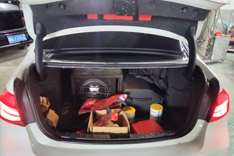 Used BMW 3 Series 2017 320Li Fashion Model Trunk
