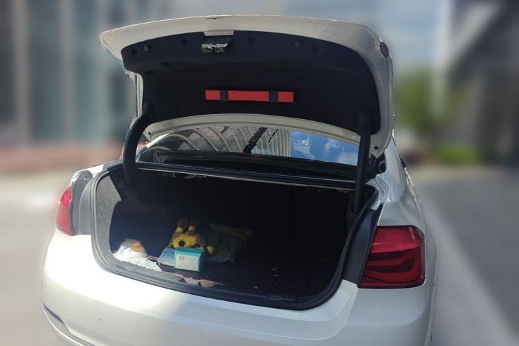 Used BMW 3 Series 2017 320Li Fashion Model Trunk