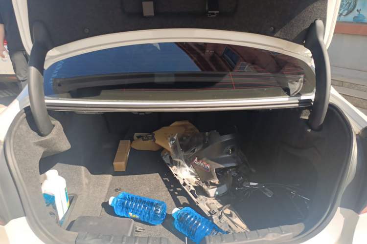 Used BMW 3 Series 2017 320Li Fashion Model Trunk