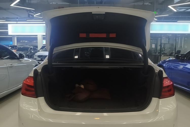 Used BMW 3 Series 2017 320Li Fashion Model Trunk