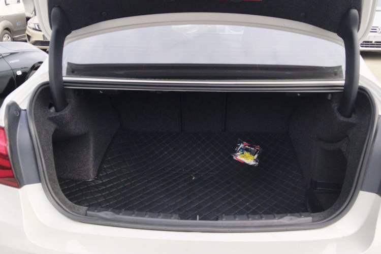 Used BMW 3 Series 2017 320Li Fashion Model Trunk