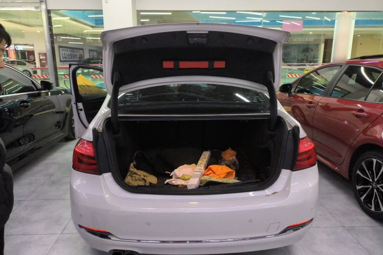 Used BMW 3 Series 2017 320Li Fashion Model Trunk
