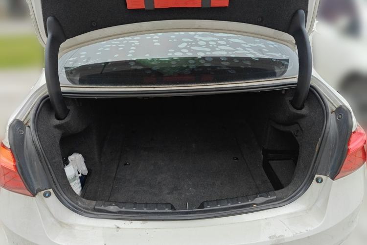 Used BMW 3 Series 2017 318i Fashion Model Trunk