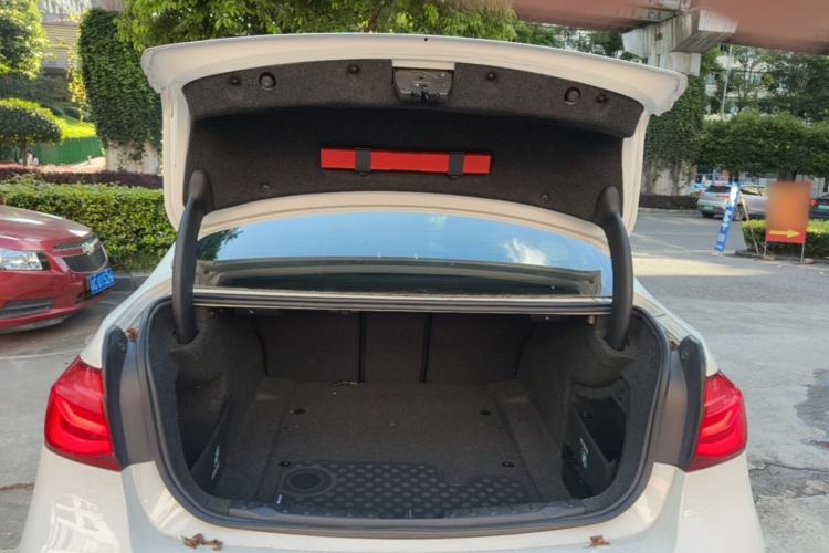 Used BMW 3 Series 2017 320i M Sport Trunk