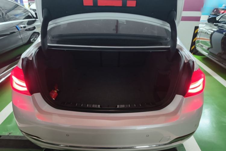 Used BMW 3 Series 2017 320Li Fashion Model Trunk