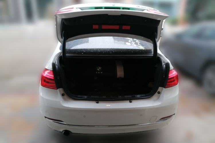Used BMW 3 Series 2017 318Li Fashion Model Trunk