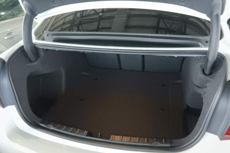 Used BMW 3 Series 2017 320Li Fashion Model Trunk